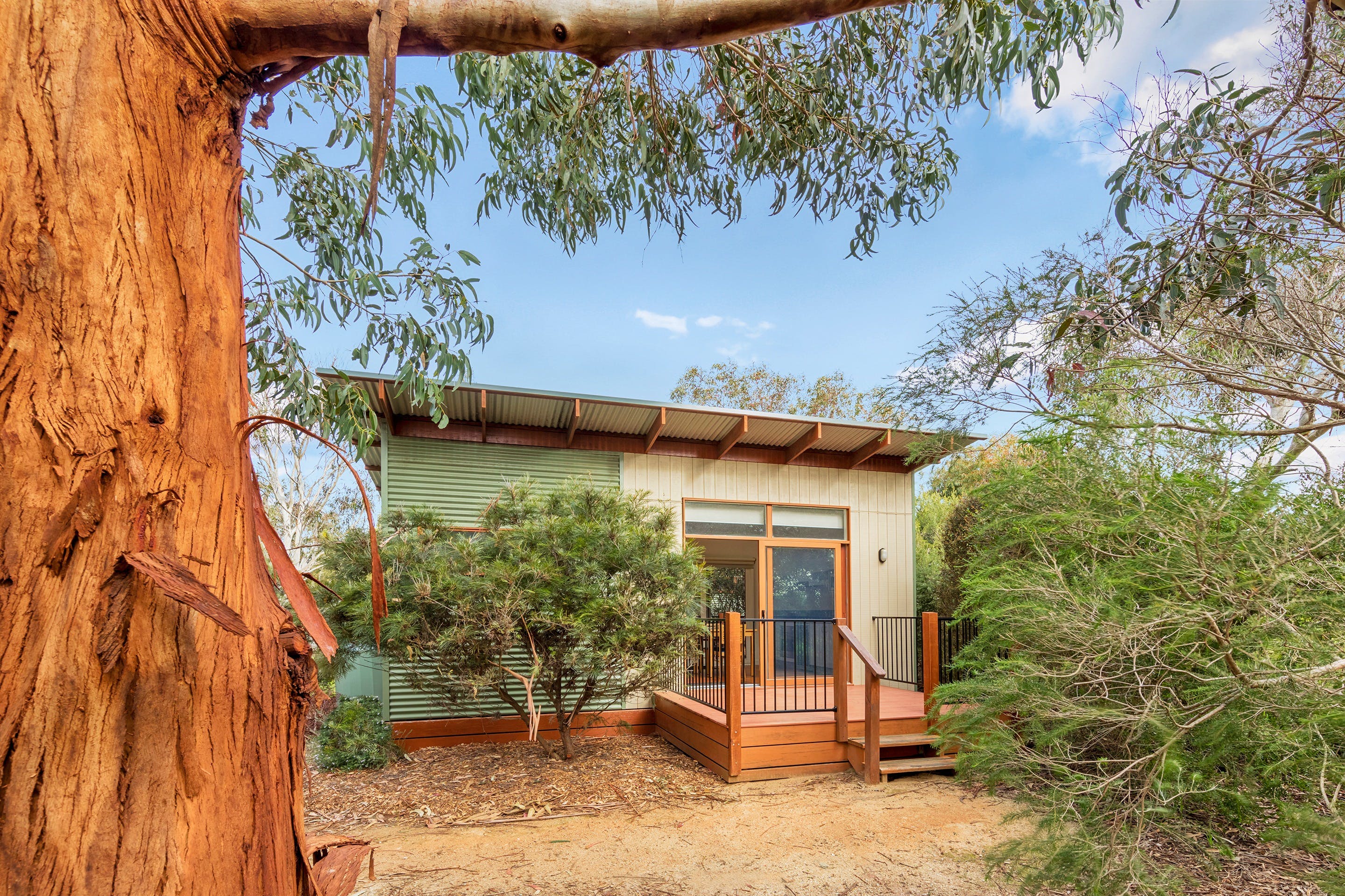 2E4F8C9528F4F7Cb1685B608B8F94B4D