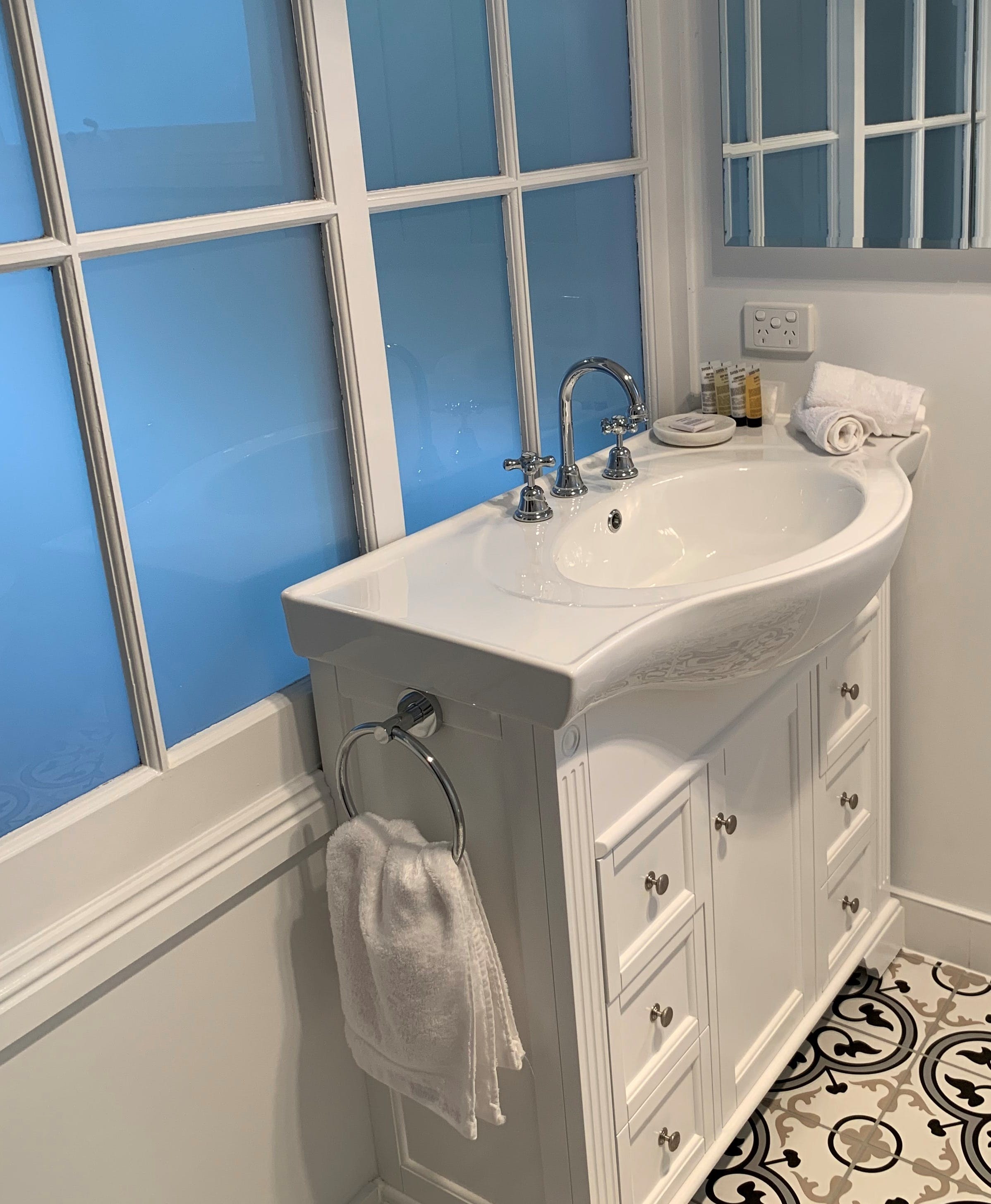 47B5E0A231A26867B257204Ab21147B8