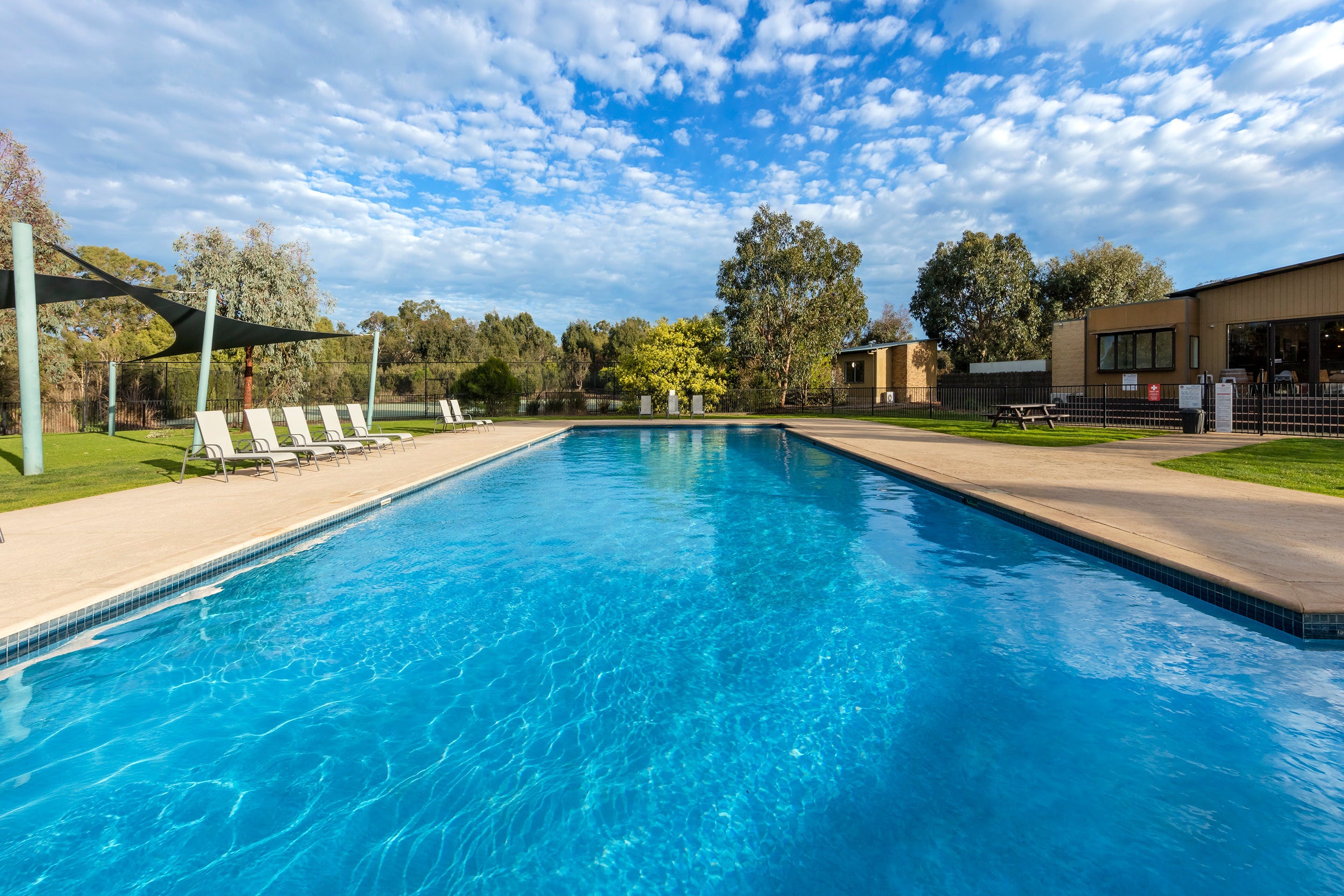 63Cb899852169196C8Db1E5C561Eec49