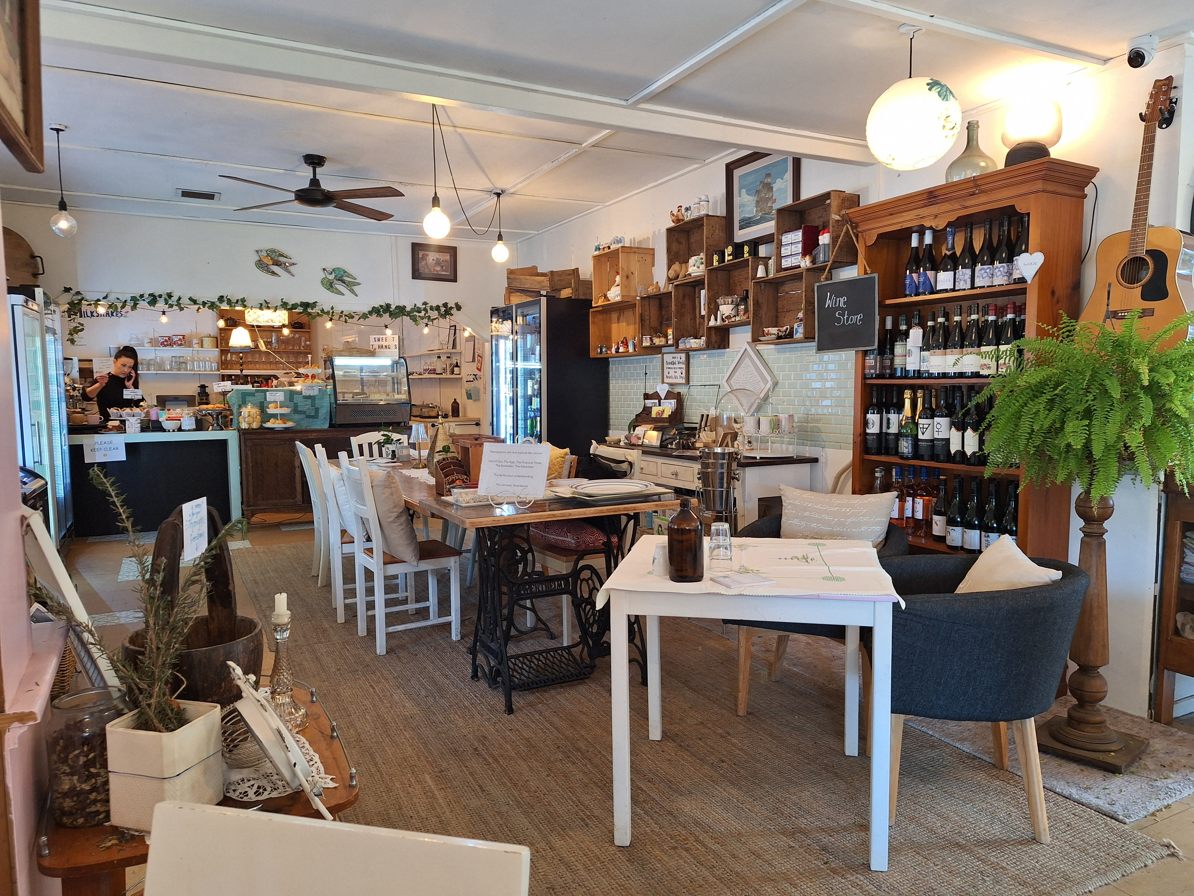 Anerie general inside