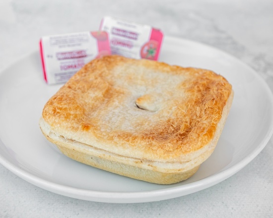 Beachside Bakehouse Meat Pie 550x440