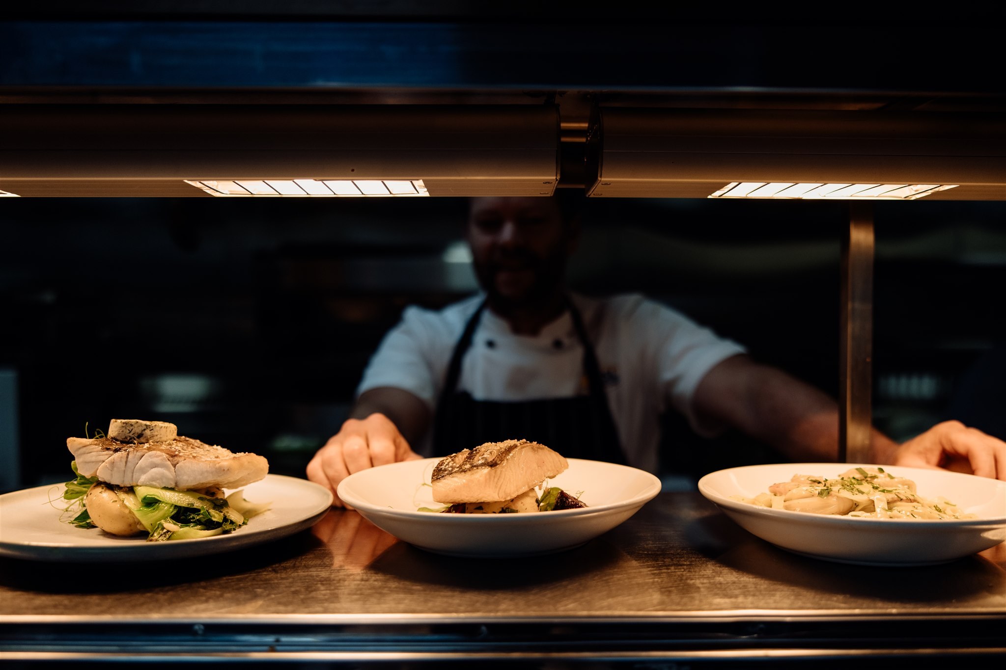 CLAIREDAVIE PIRSLSEPT 76 Dining chef food on passe