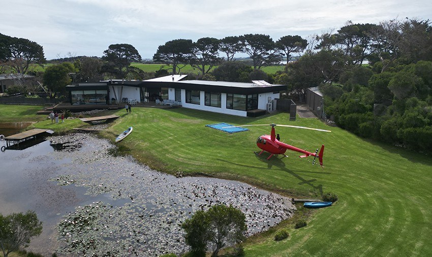 Lakehouse Estate Island Helicopter Pic 2