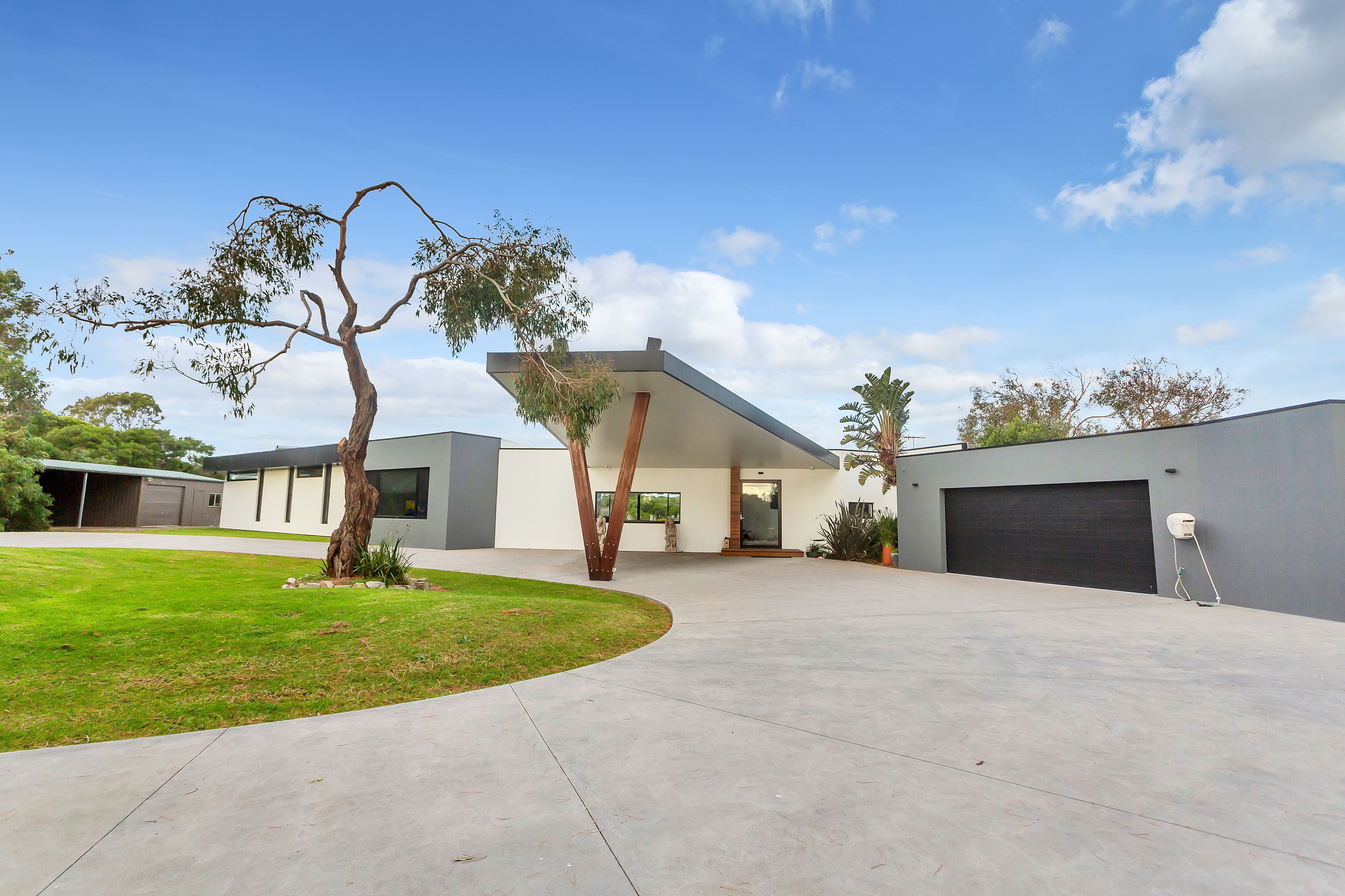 Lakehouse Low Res Pic 7