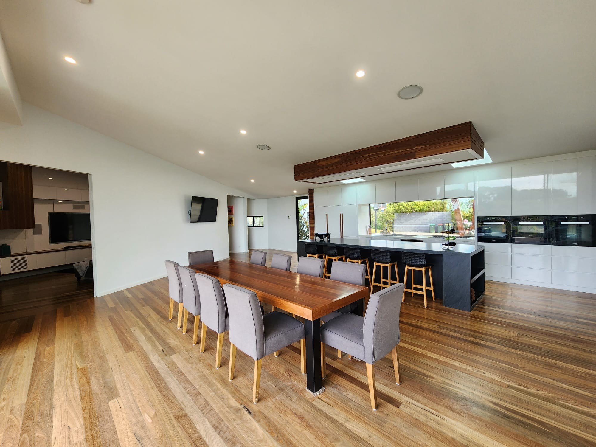 Lakehuse Estate Pic 53