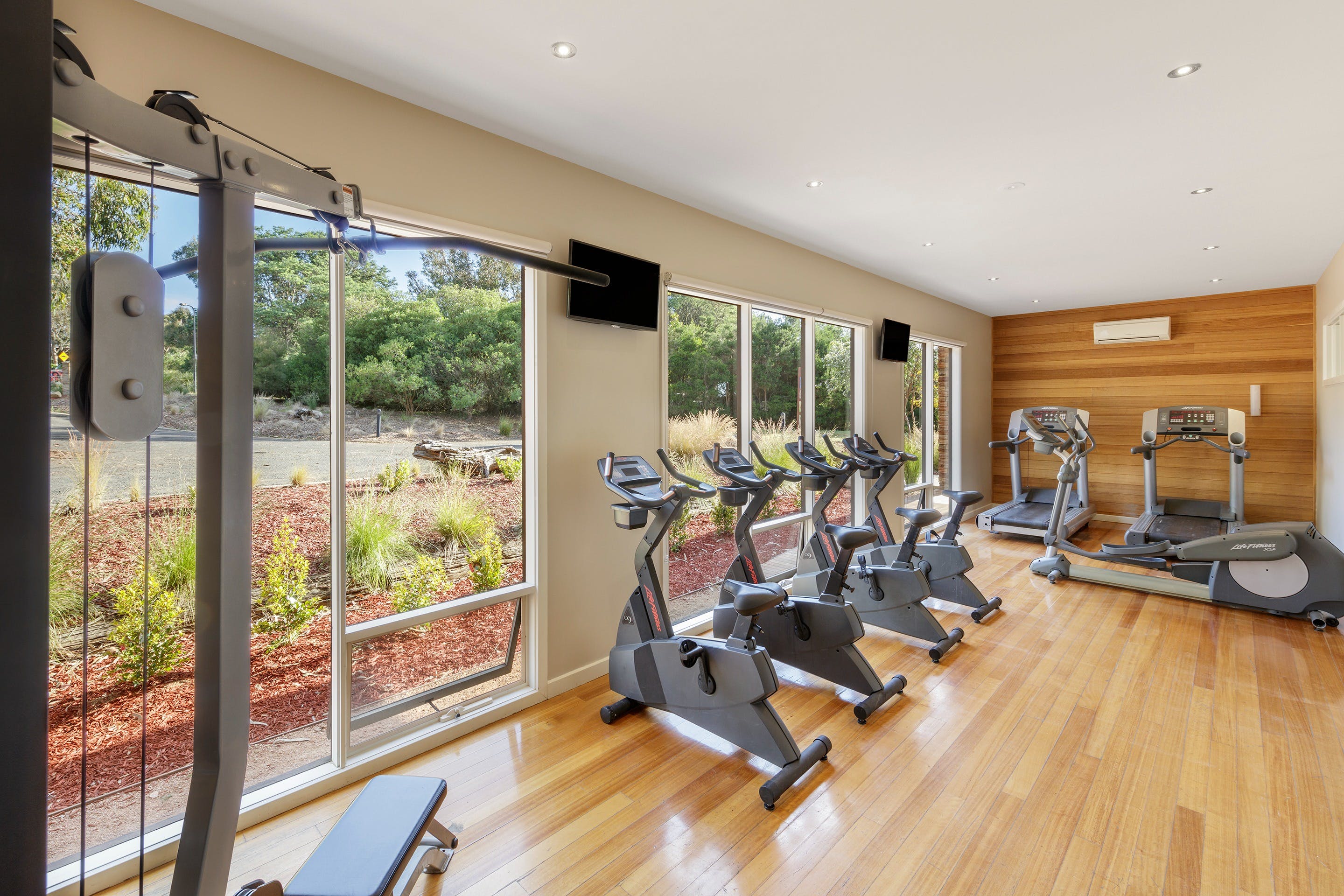 Db1974Cdd3606068E63C00Dd09C1Bbb5