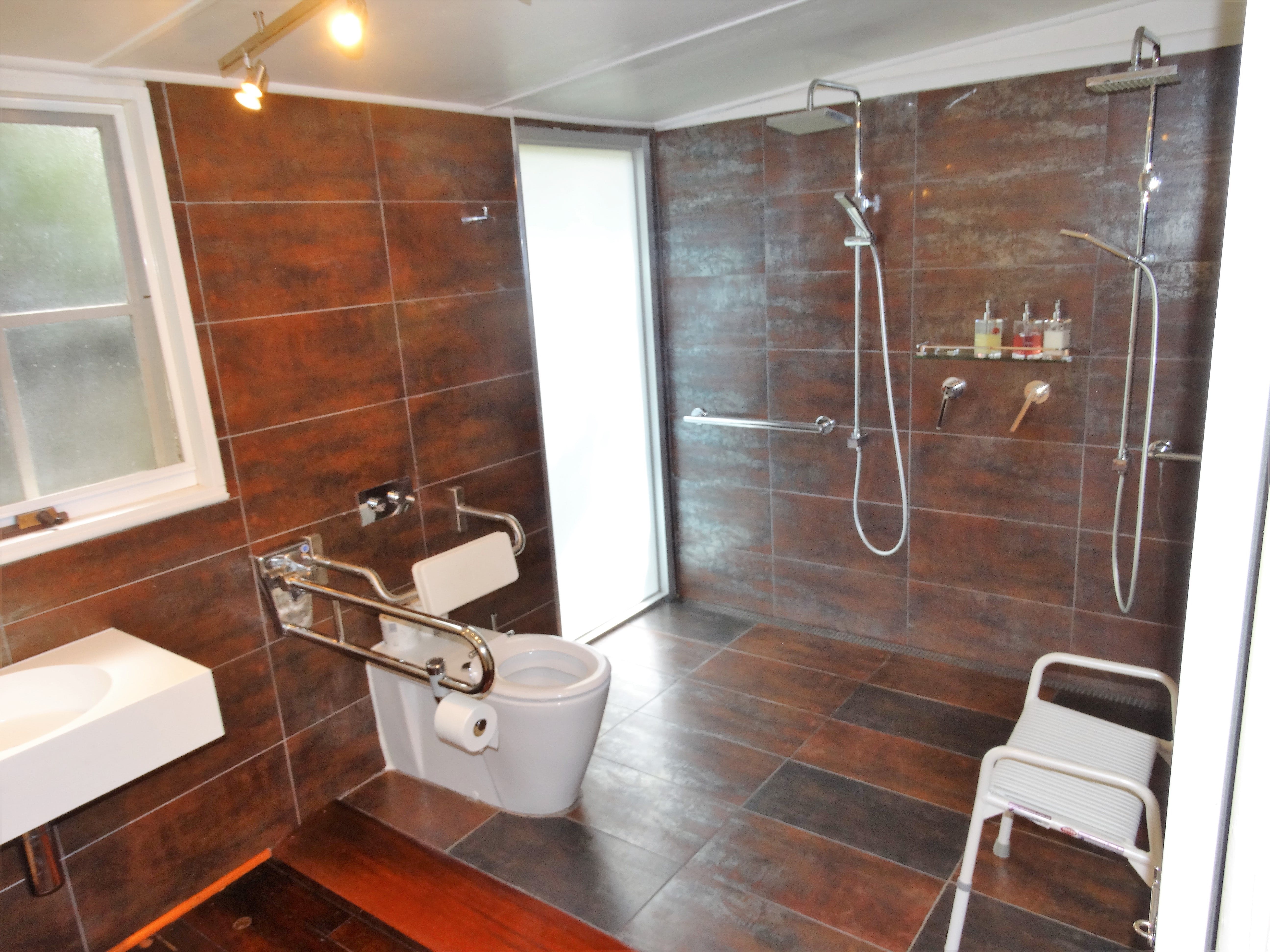 E07C229Ac3762Aaeec256Fe705E25232