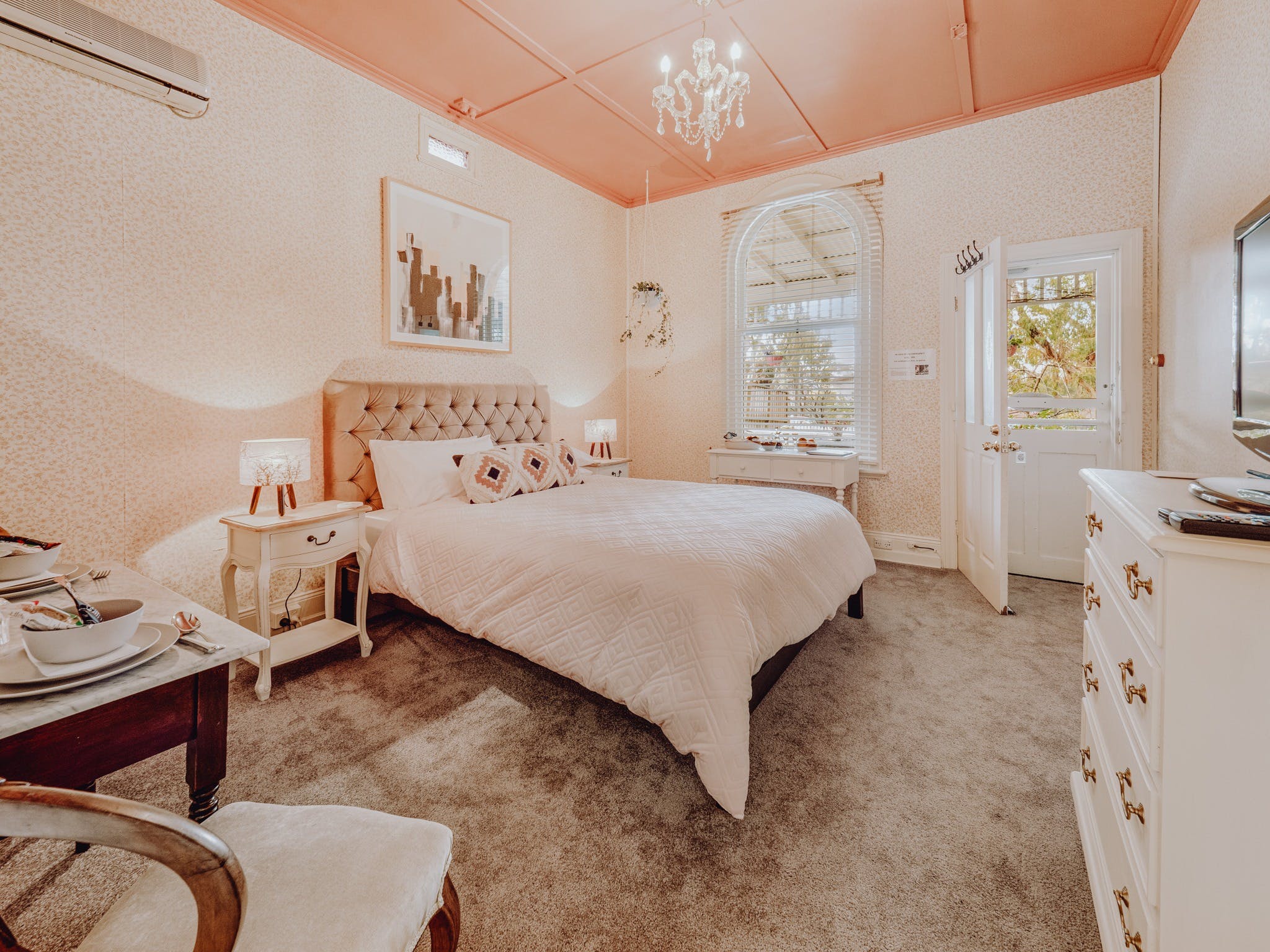 E4D884105Ecf6436F0099C9Ebea47Daf