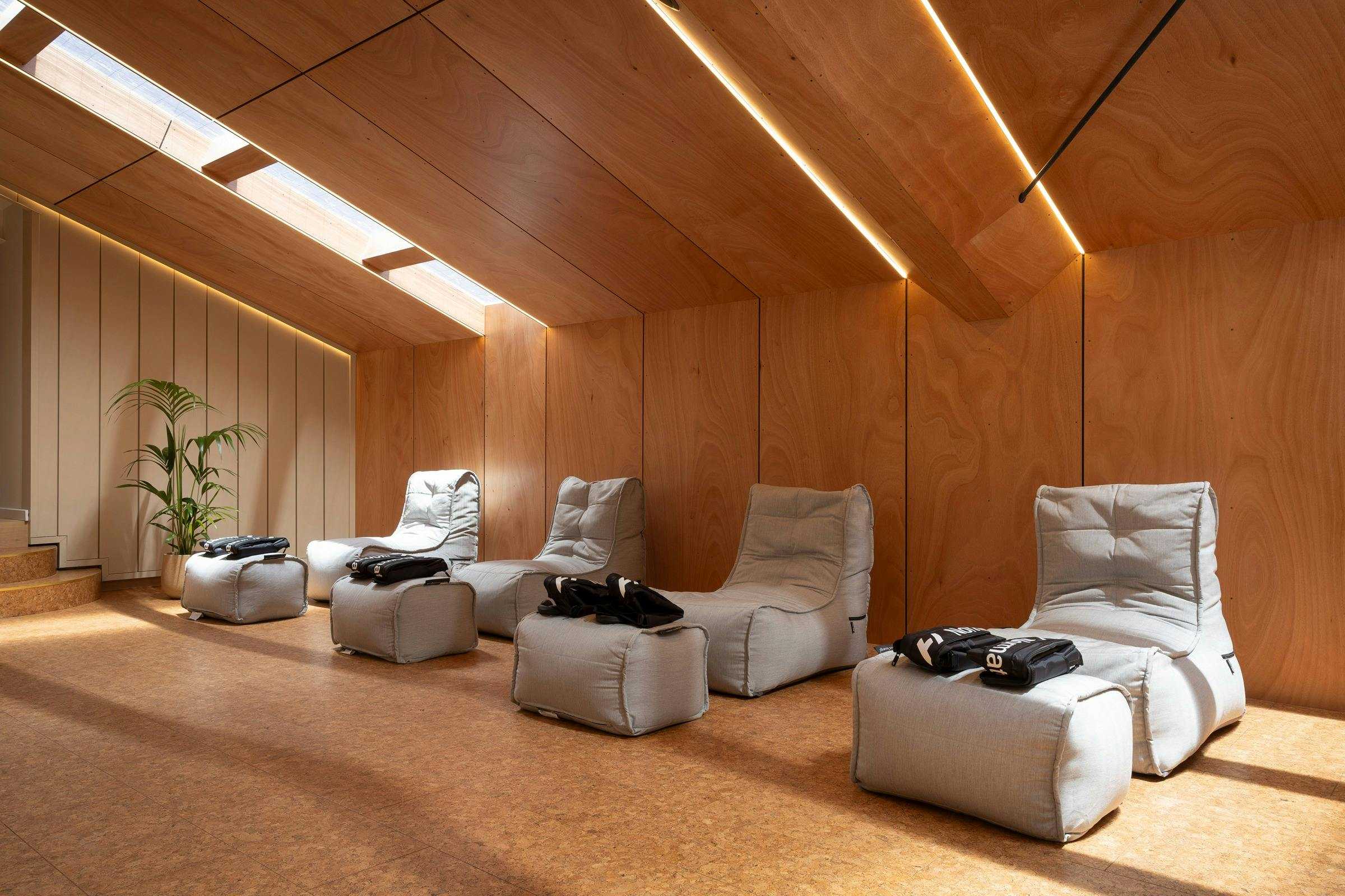 F2Aa35049D1A5A4F700E67De6622Be69