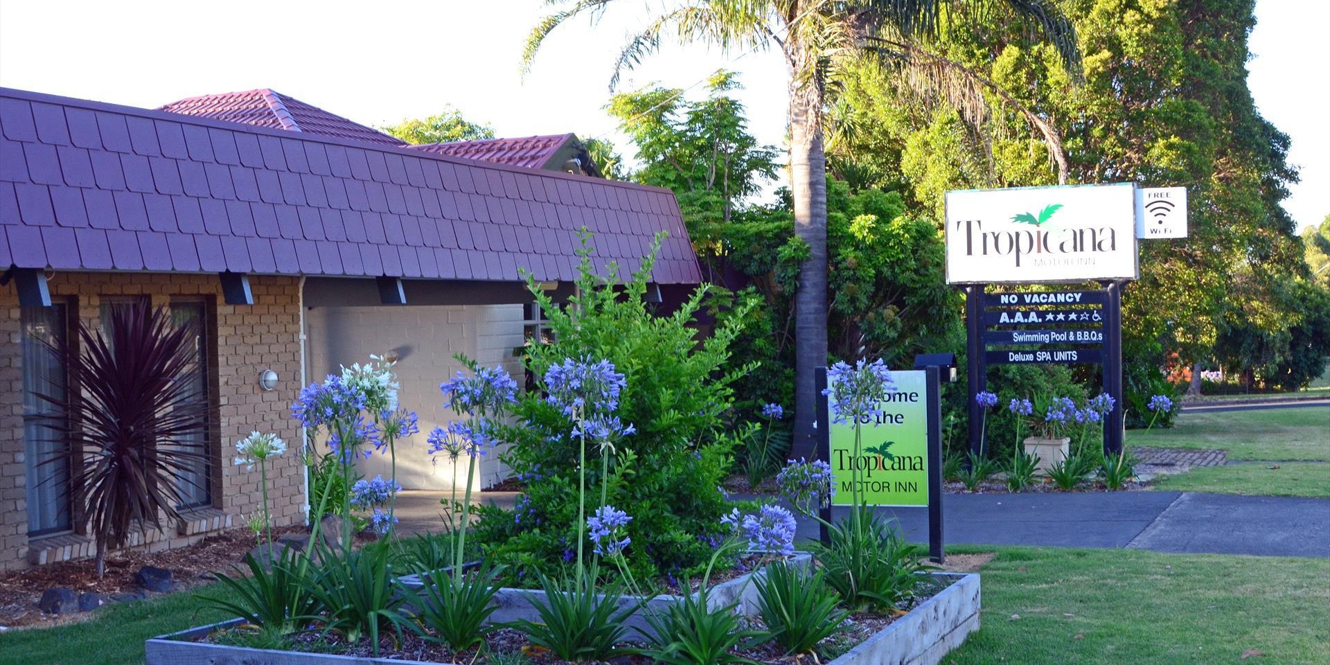 Tropicana Motor Inn British Columbia Canada Tropicana Motor Inn | Phillip Island